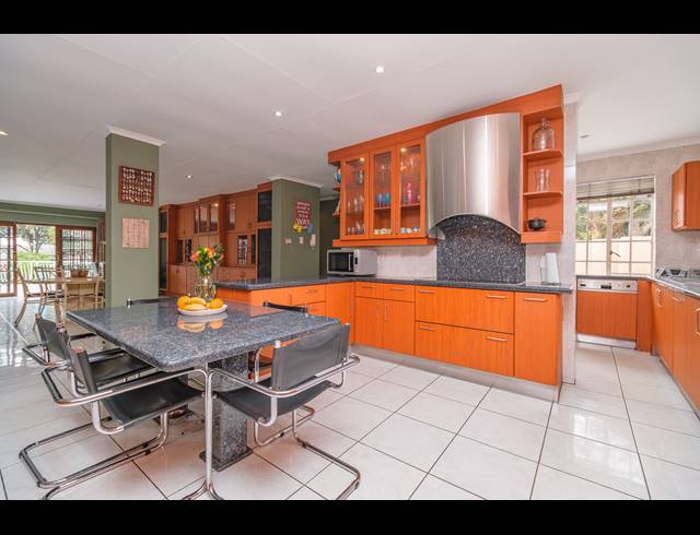 5 BEDROOM FREEHOLD FOR SALE IN BLACKHEATH